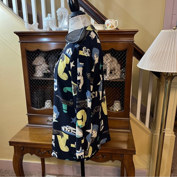 Laurel by Escada 100% Silk Blouse in Excellent w.  Size 36/US 6. - Picture 7 of 12